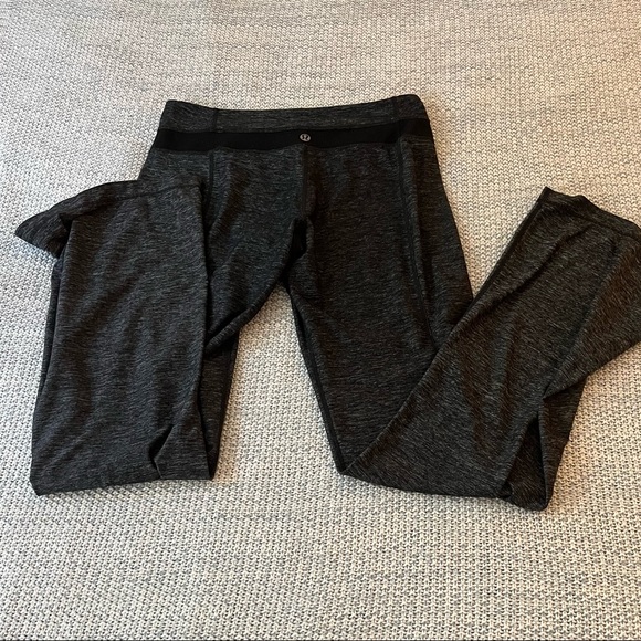 Lululemon OG Groove Pant in Heathered Black - Picture 4 of 5